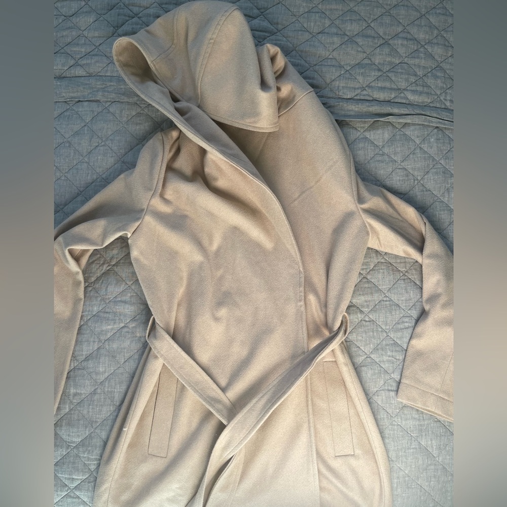 Bb Dakota by Steve Madden coat with hood and belt